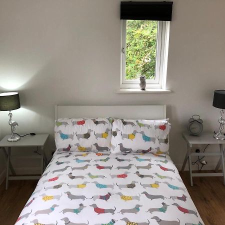 Rowan Tree Villa Aylesbury  Ngoại thất bức ảnh