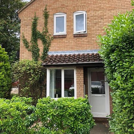 Rowan Tree Villa Aylesbury  Ngoại thất bức ảnh