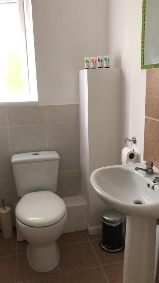 Rowan Tree Villa Aylesbury  Ngoại thất bức ảnh