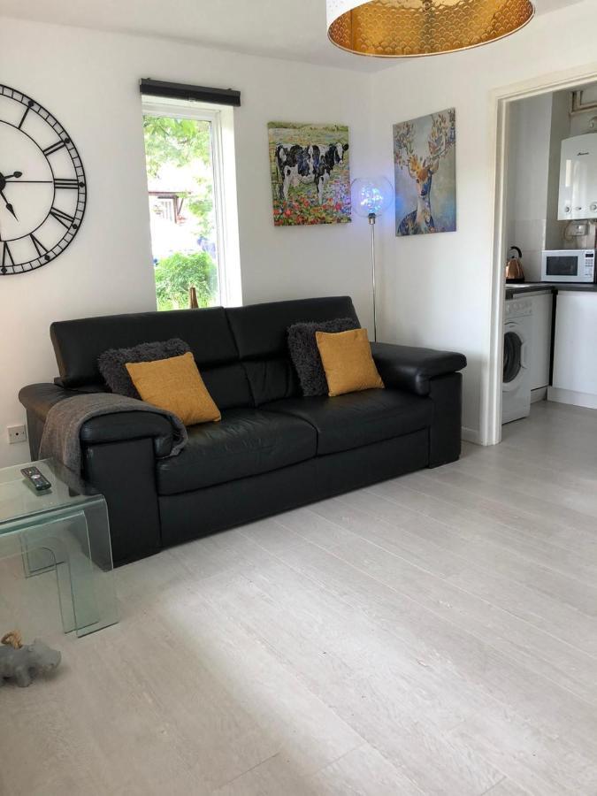 Rowan Tree Villa Aylesbury  Ngoại thất bức ảnh
