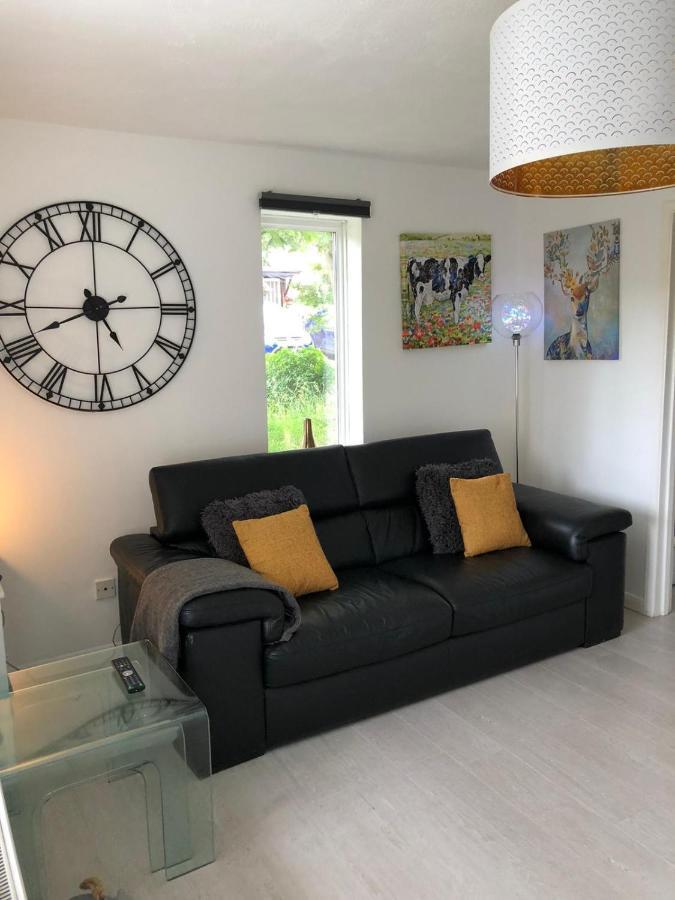 Rowan Tree Villa Aylesbury  Ngoại thất bức ảnh
